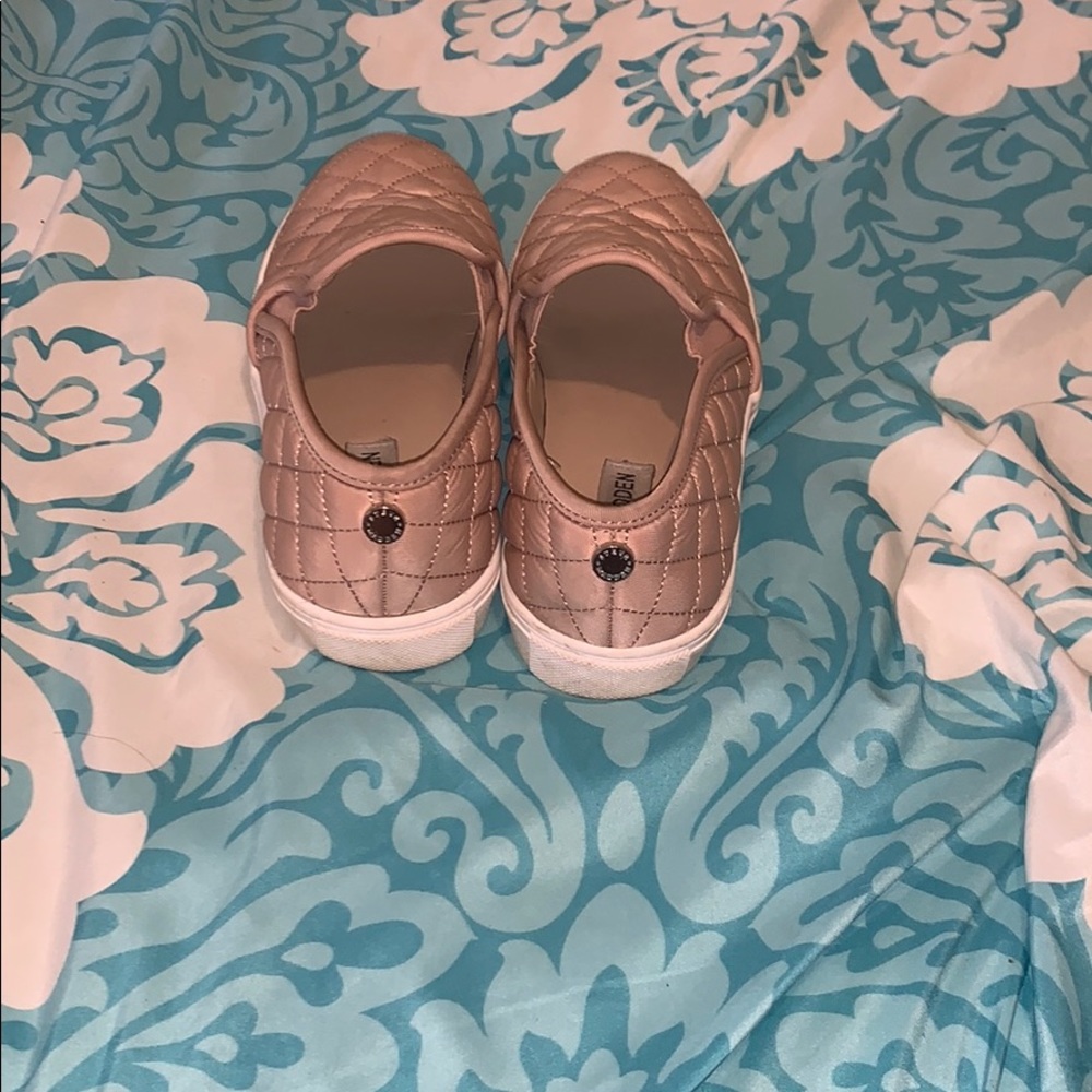 Shoes - Picture 3 of 4